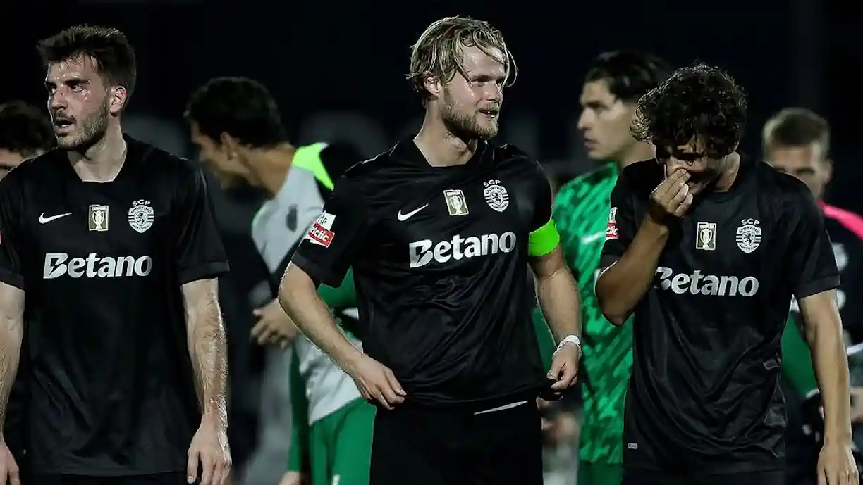 Morten Hjulmand gostou do que viu de dupla de jovens do Sporting e fez questão de o dizer após a vitória contra o Famalicão