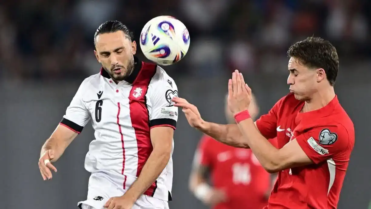 Giorgi Kochorashvili foi titular e totalista no no Geórgia - Turquia, sofrendo entrada dura que preocupou estrutura do Sporting