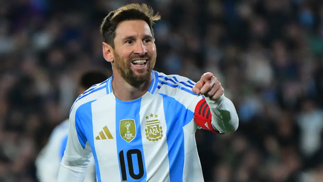 Vencedora destacada da fase de qualificação sul-americana para o Mundial do próximo ano, com 38 pontos, a Argentina, de Messi e de um ex Sporting venceu