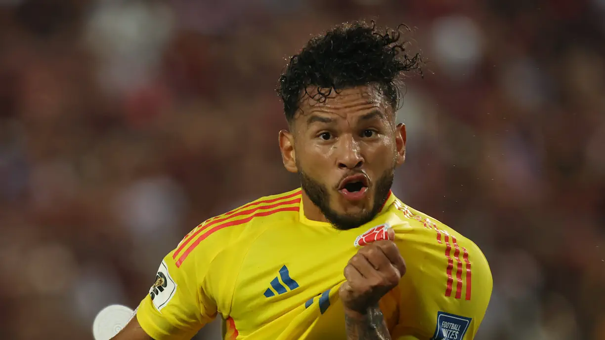 Com ex Sporting a ver a partir do banco de suplentes, Luis Suárez foi o herói do Venezuela - Colômbia