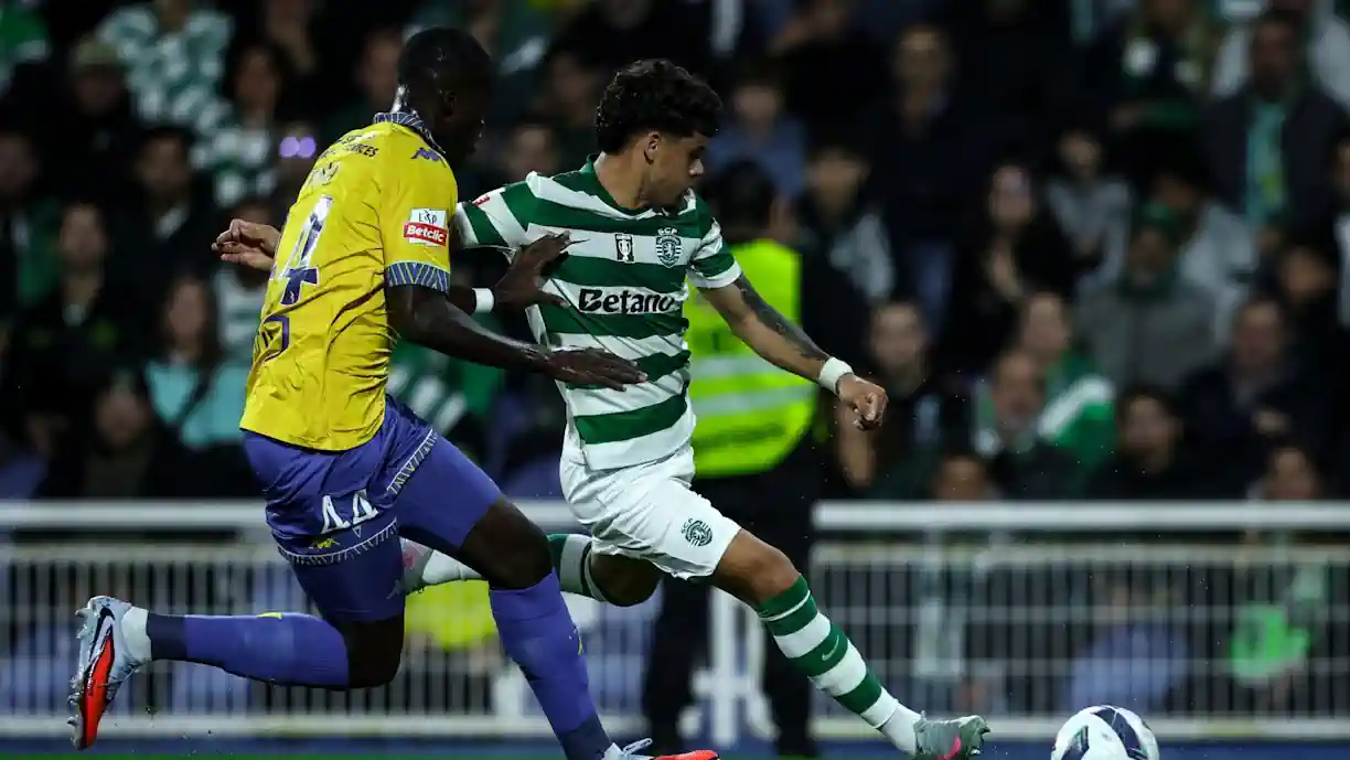 Rui Borges adaptou a posição de Maxi Araújo e jogador tem-se destacado como uma das figuras de maior importância da equipa do Sporting