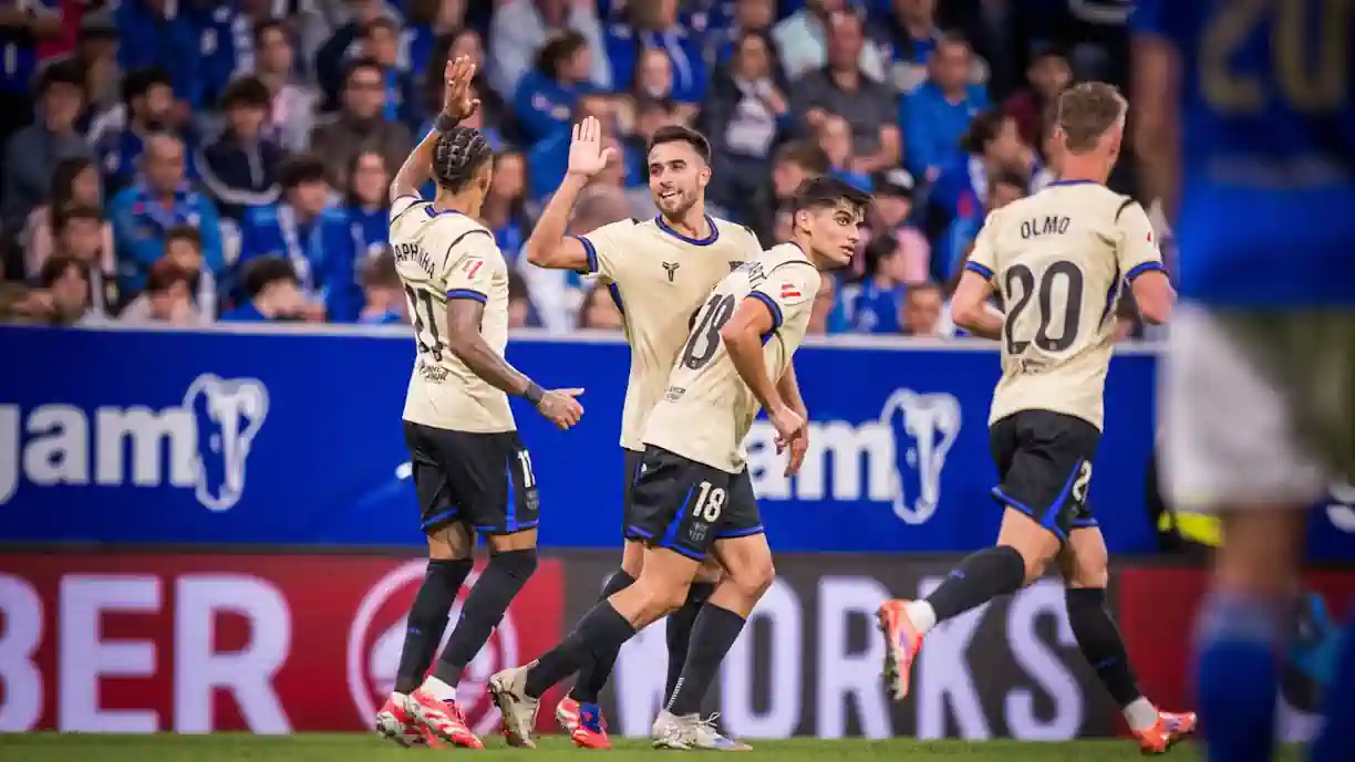 Raphinha (ex Sporting) foi titular no Oviedo - Barcelona, que o emblema da Catalunha acabou por vencer, por 3-1