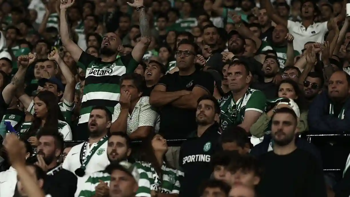 Estádio Aurélio Pereira encontra-se preparado para receber o novo relvado, que será híbrido tal como o instalado no Estádio José Alvalade