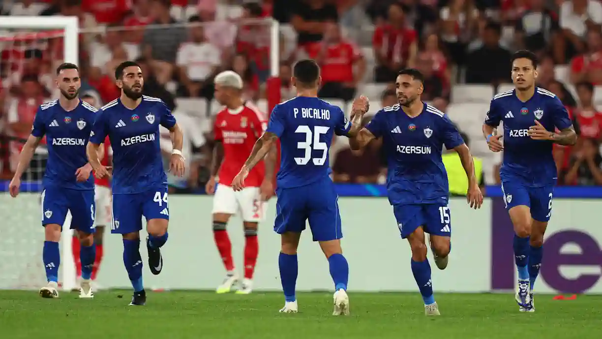 Ex Sporting marca na Luz e ajuda a humilhar Benfica na Liga dos Campeões (3-2)