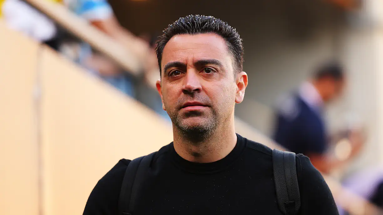 Xavi Hernández está livre no mercado e tem demonstrado interesse em ser o substituto de antigo treinador do Sporting