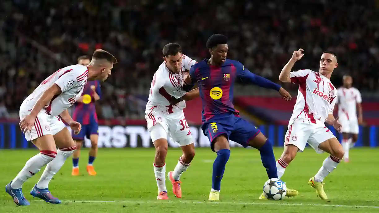 Barcelona goleou o Olympiacos, por 6-1, com Daniel Podence e Gelson Martins a titulares pela equipa grega