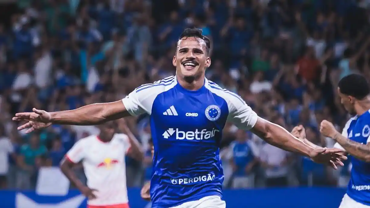Kaiki, jogador do Cruzeiro, terá despertado à atenção do Sporting, mas são vários os emblemas na luta pela sua contratação