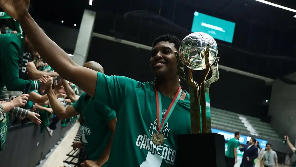 Exclusivo Leonino - Kelton Tavares tem novidades sobre futuro no Sporting