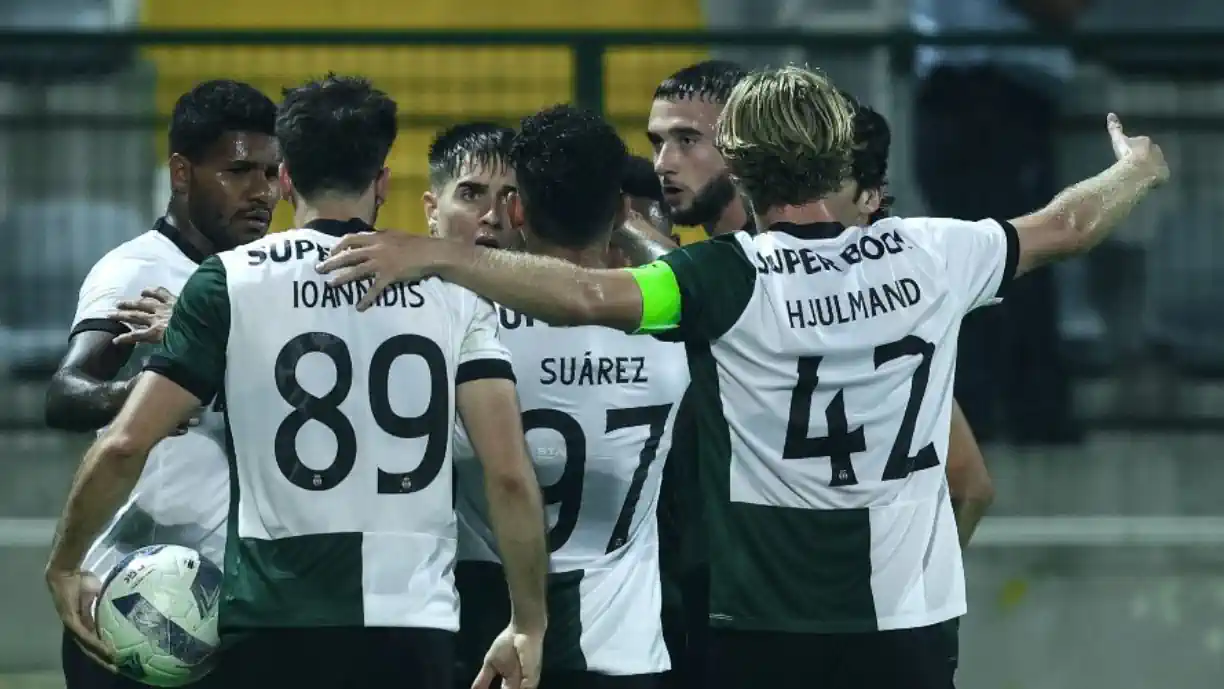 Jogador que saltou do banco de suplentes para ajudar o Sporting a garantir a vitória com o Paços de Ferreira, falou com os jornalistas