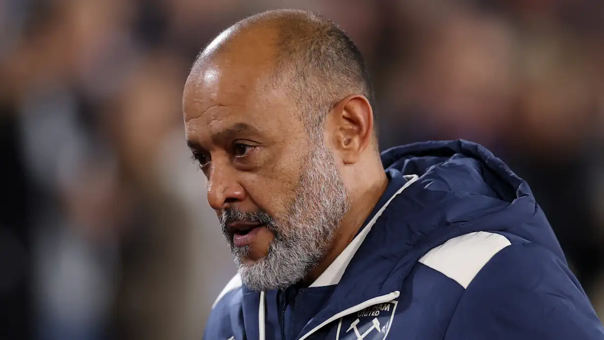 Mateus Fernandes, ex Sporting, foi titular no West Ham - Brentford, mas não foi capaz de ajudar Nuno Espírito Santo