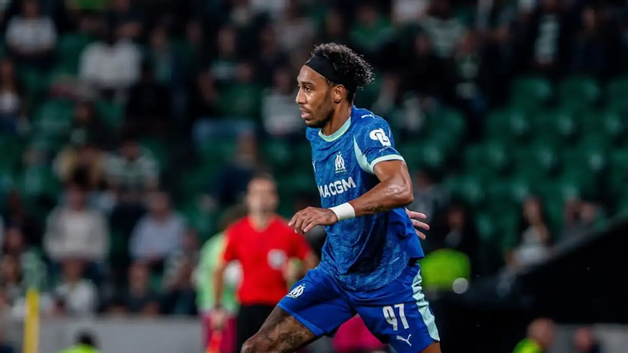 É gozo? Após Sporting - Marselha, Aubameyang queixa-se da... arbitragem