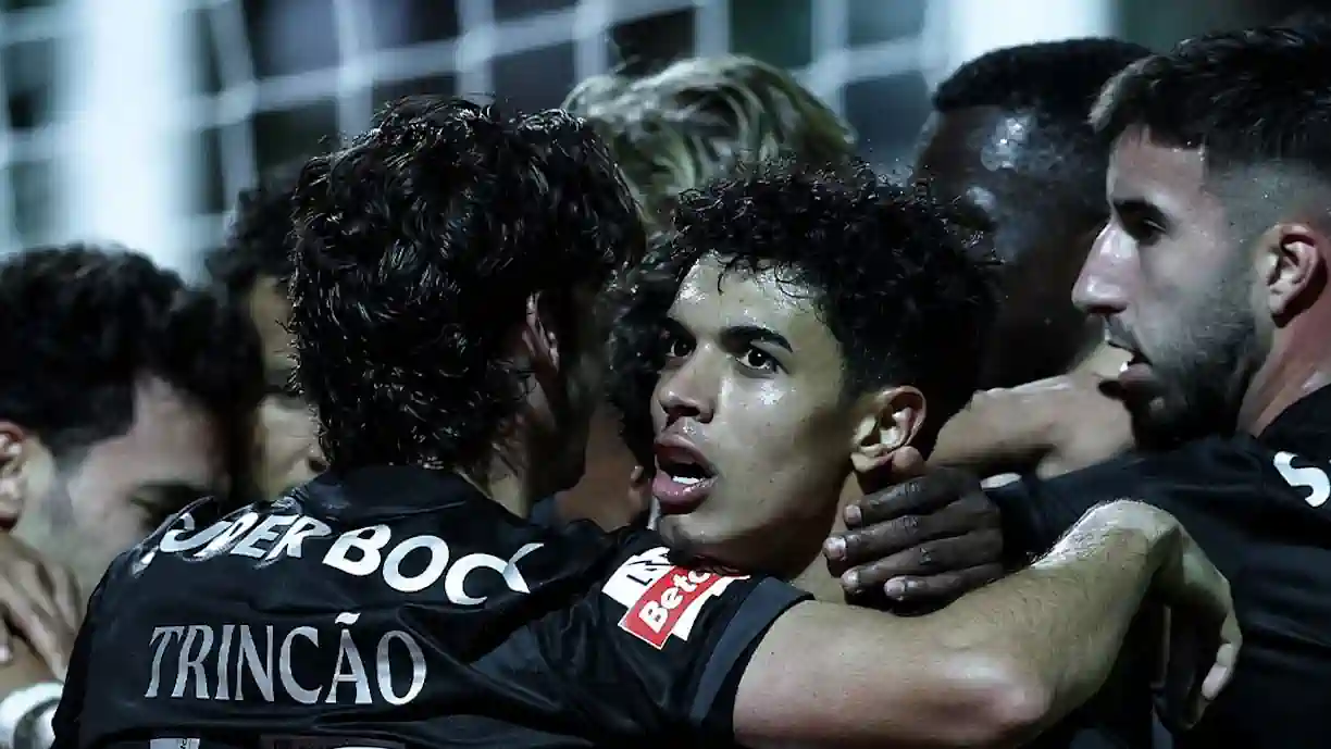 Barcelona, Elche, Almería, Bournemouth e Vizela estiveram presentes em Tondela para observar alguns jogadores do Sporting