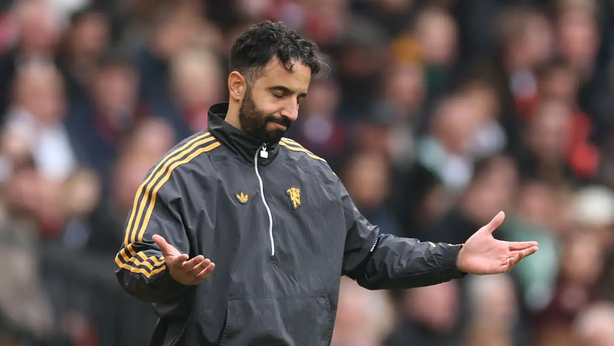 Equipa de Ruben Amorim, ex Sporting, sobe, à condição, ao oitavo lugar da tabela classificativa, com dez pontos após vitória no Man United - Sunderland
