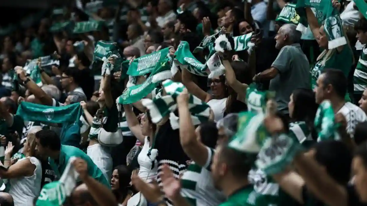 Atacante do Sporting faz hat-trick na goleada ao Marítimo (4-0) e deixa Clube de Alvalade, à condição, na liderança isolada