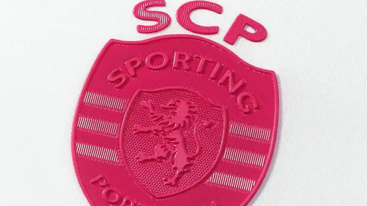 Sporting apresentou nova camisola em tons de branco e cor de rosa, que têm uma explicação especial por trás