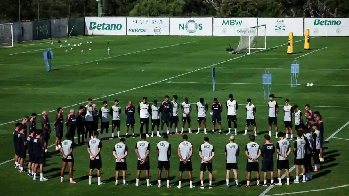 Rui Borges falou à equipa no regresso aos trabalhos e atirou o foco para a preparação do Paços de Ferreira - Sporting