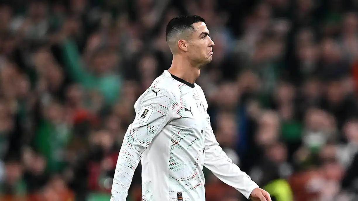 Contra os críticos, Martínez 'iliba' Cristiano Ronaldo do Irlanda - Portugal