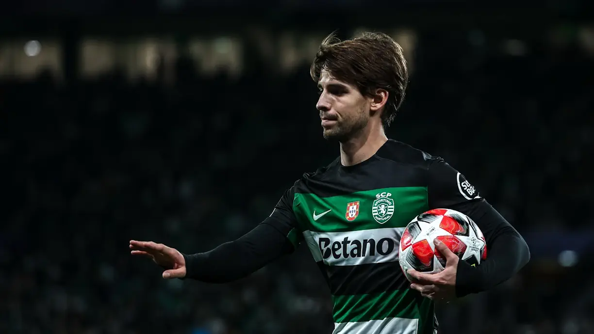Caso não sofra qualquer retrocesso na sua recuperação, Daniel Bragança pode voltar a ser opção para o Sporting no início de 2026