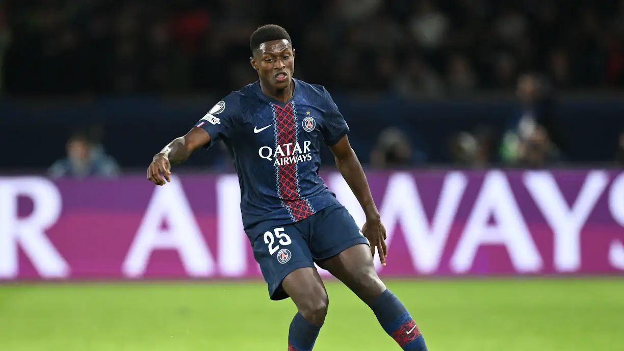 Apesar da noite mágica no PSG - Tottenham, Nuno Mendes prega susto