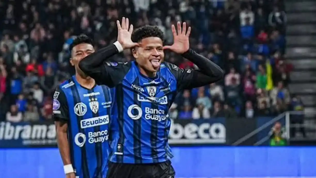 Sporting interessado em Patrik Mercado; Rival dos leões também está na corrida