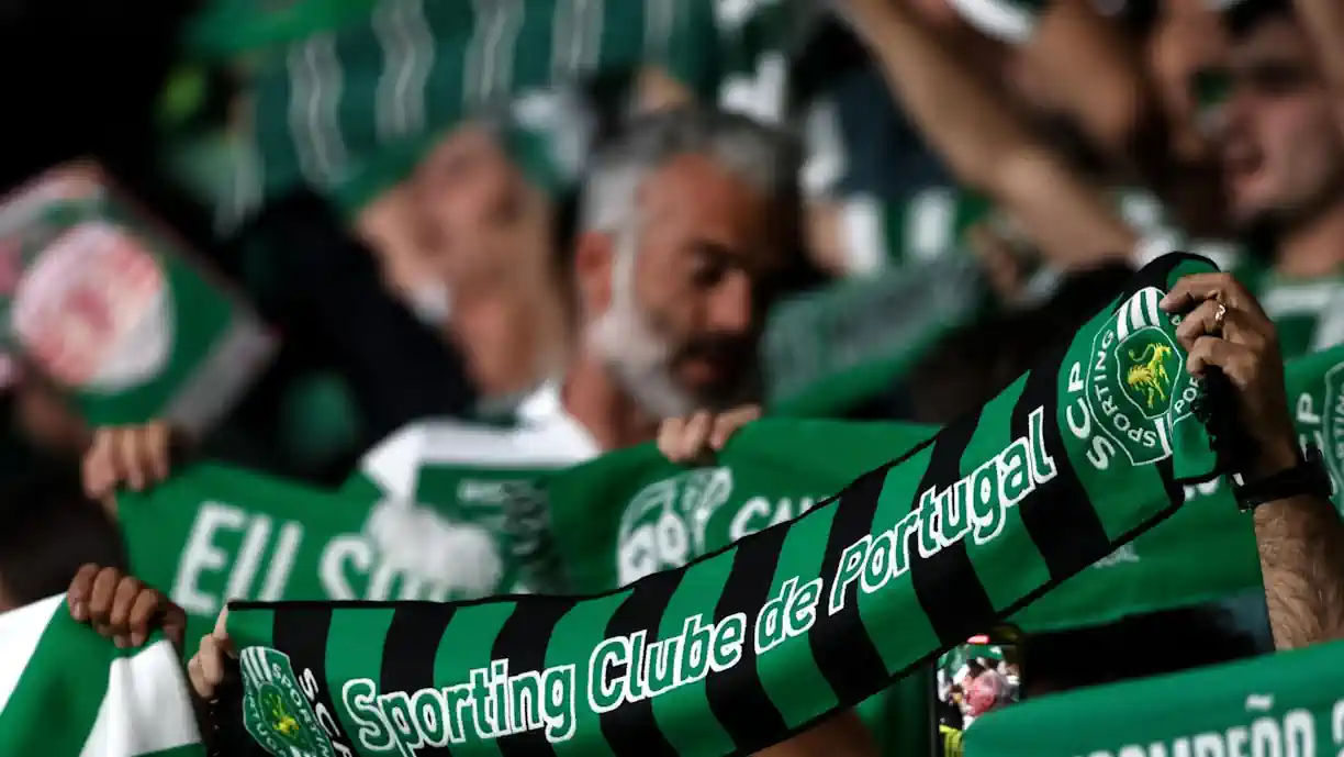 Sporting venceu, este domingo, dia 9 de novembro, e reagiu da melhor maneira ao desaire nas competições europeias; Leões a um ponto do Benfica