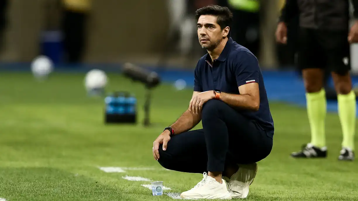 Flamengo garantiu a conquista do Brasileirão na última madrugada enquanto o Palmeiras de Abel Ferreira perdeu dois títulos em menos de uma semana