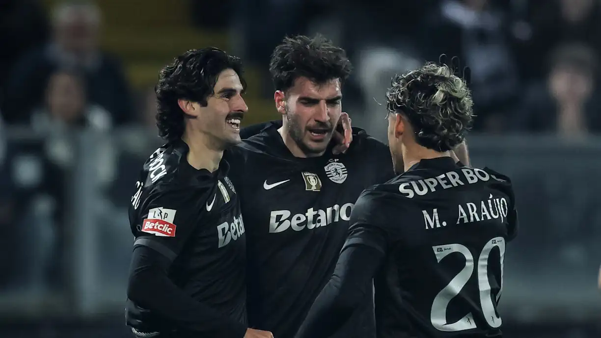 Titular do Sporting acaba jogo em lágrimas e Trincão admite: "Teve uma semana difícil"