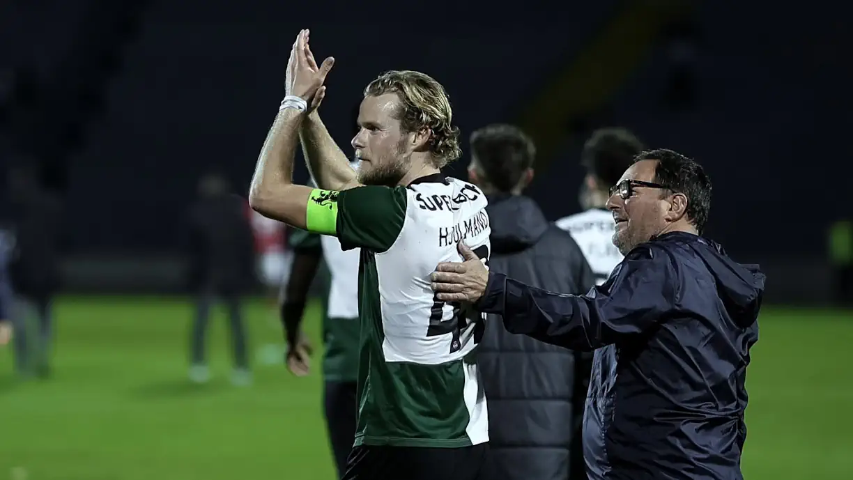 Jorge Coroado e Fortunato Azevedo sem dúvidas: Há penálti no Santa Clara - Sporting