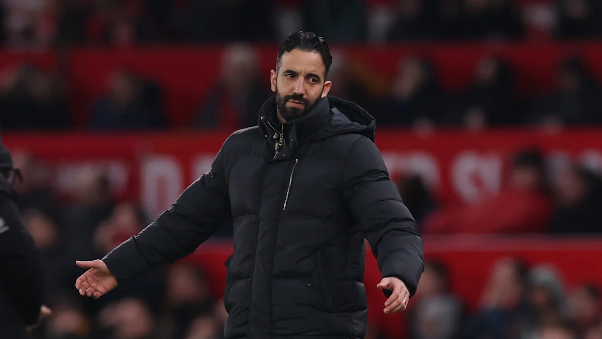 Bruno Fernandes marca golaço, mas Amorim desilude em jogo com 8 golos na Premier League