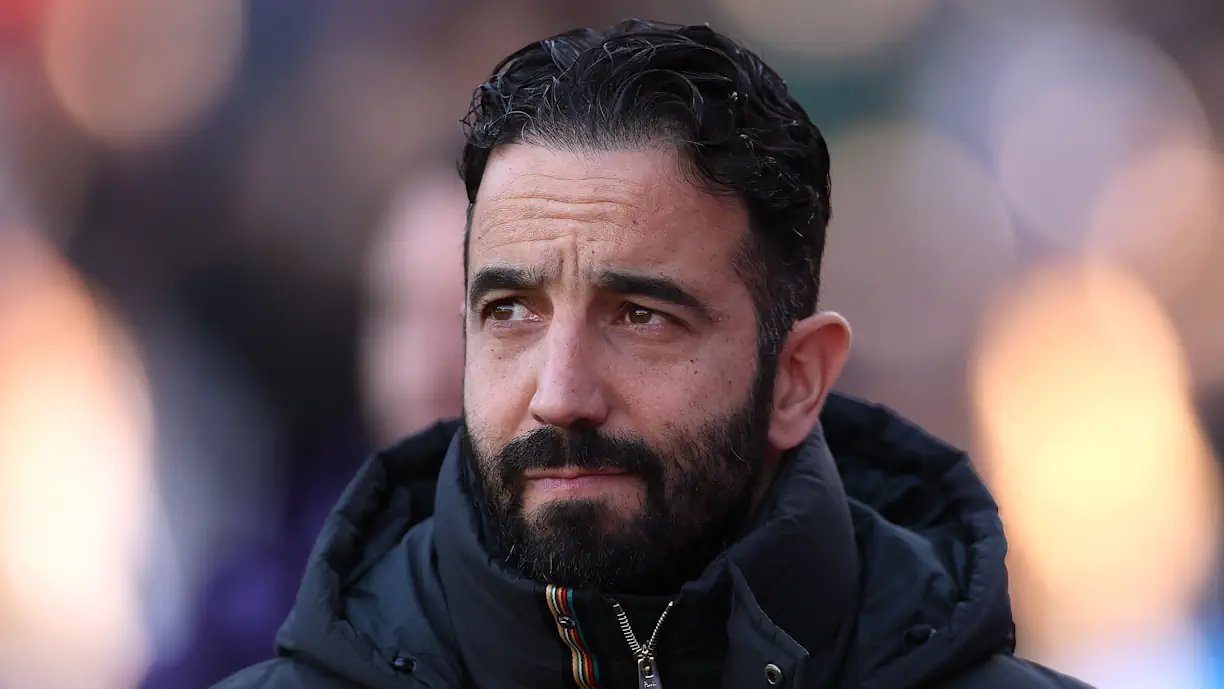 Sporting é um dos vários clubes atentos à situação de Joshua Zirkzee, jogador que está às ordens de Ruben Amorim no Manchester United