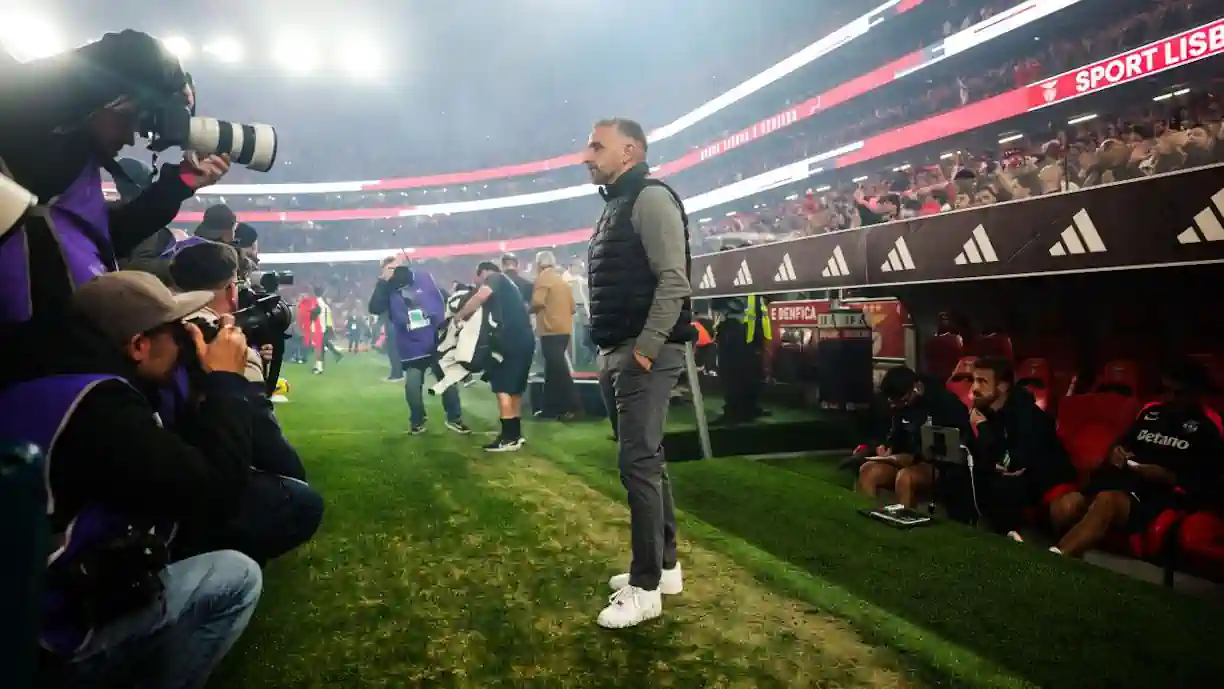 Rui Borges comete gafe na conferência após Benfica - Sporting e pede desculpa
