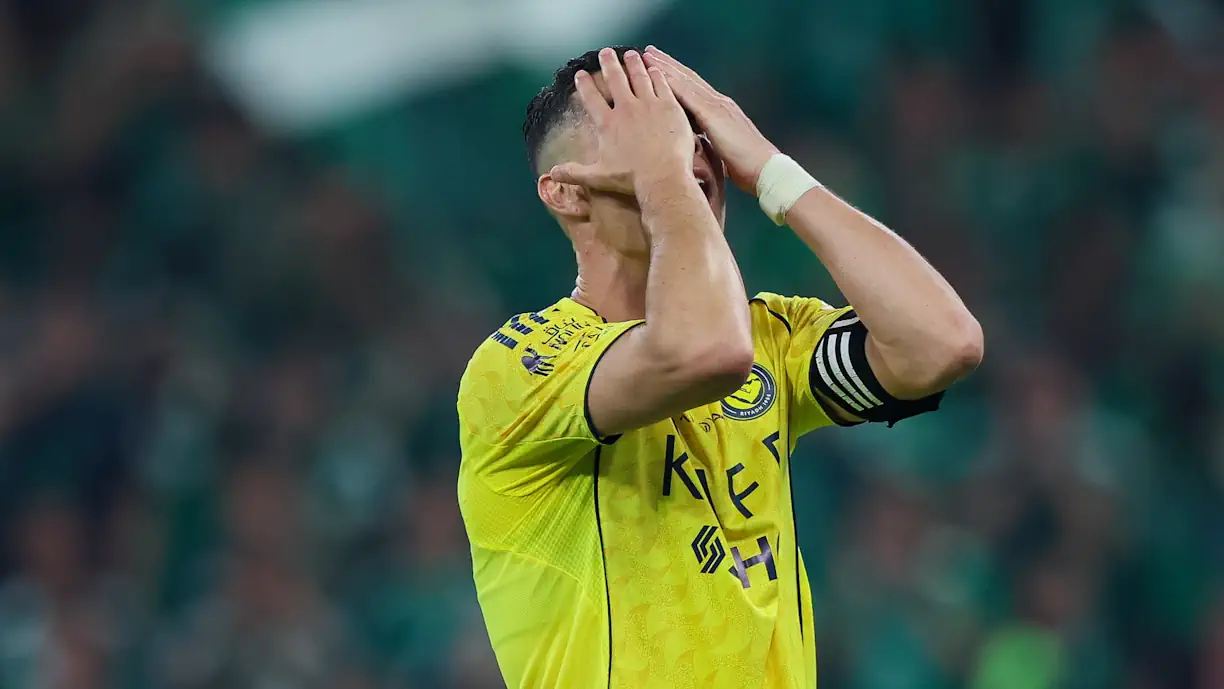 Amigo de infância de Cristiano Ronaldo fica com poderes "congelados" no Al Nassr