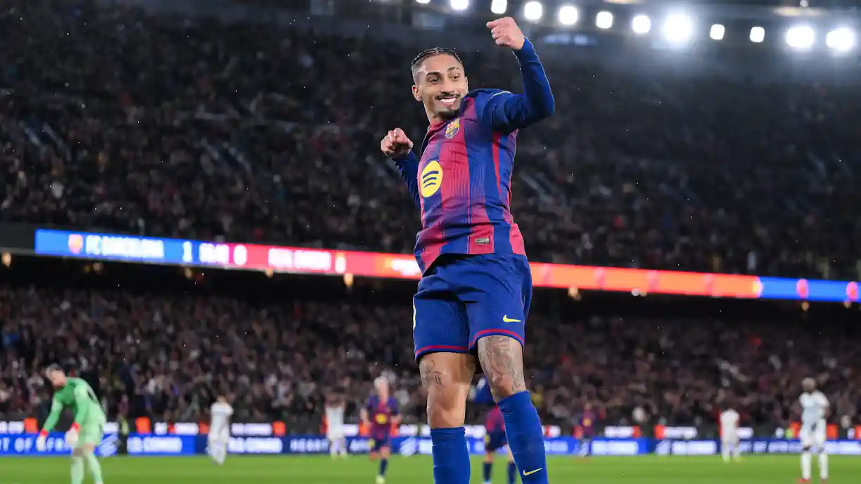 Raphina, ex Sporting, com classe na vitória sobre o Real Oviedo. Os três pontos conquistados em casa, colocam novamente o Barcelona em primeiro lugar na tabela 