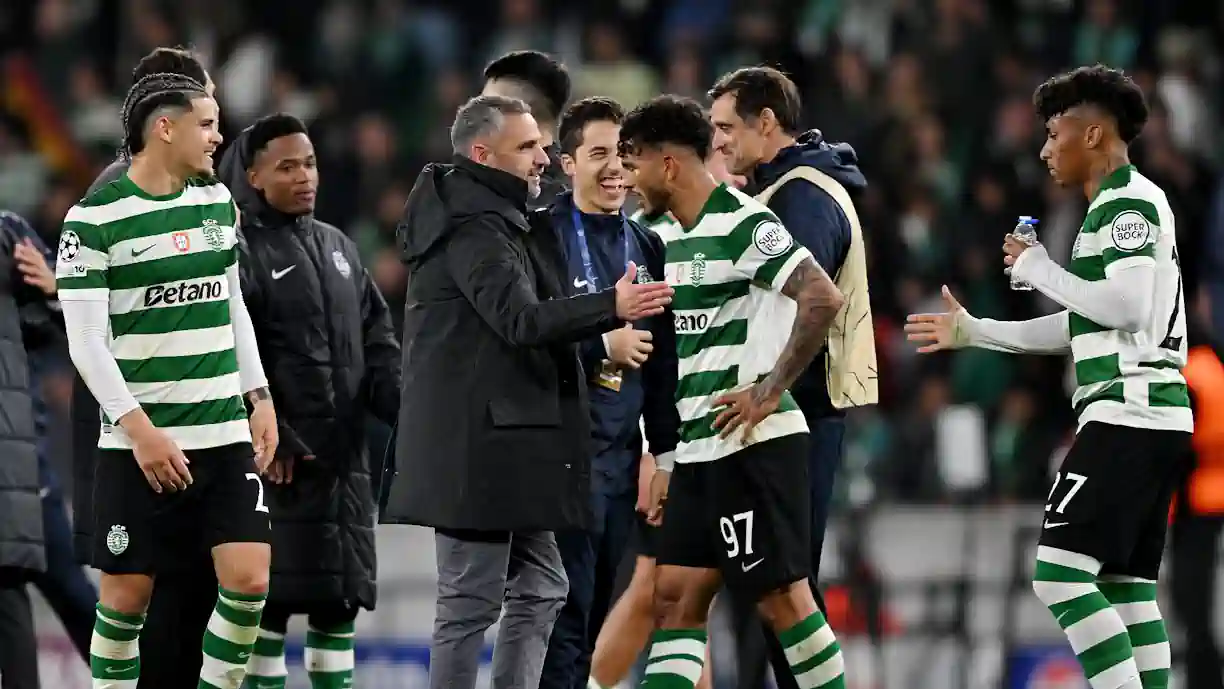 Apanha-bolas do Sporting festejou vitória de forma efusiva com um dos titulares