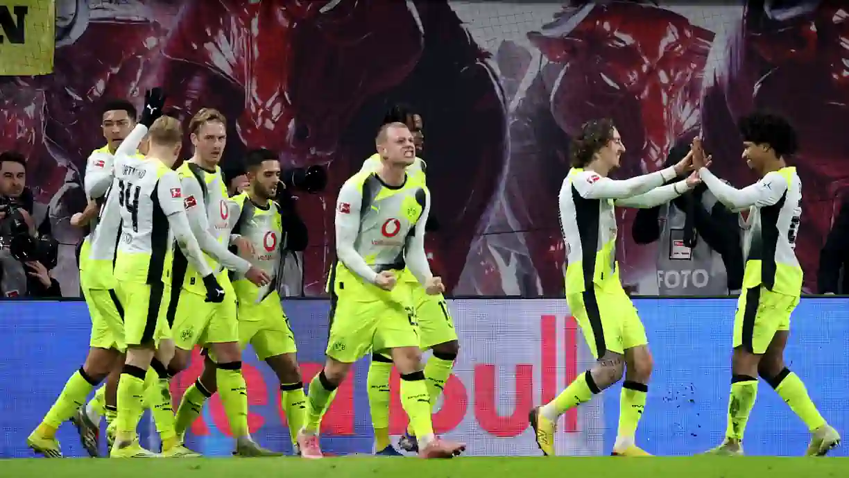 Avançado aconselhado ao Sporting marca aos 90+5 e evita derrota do Borussia Dortmund