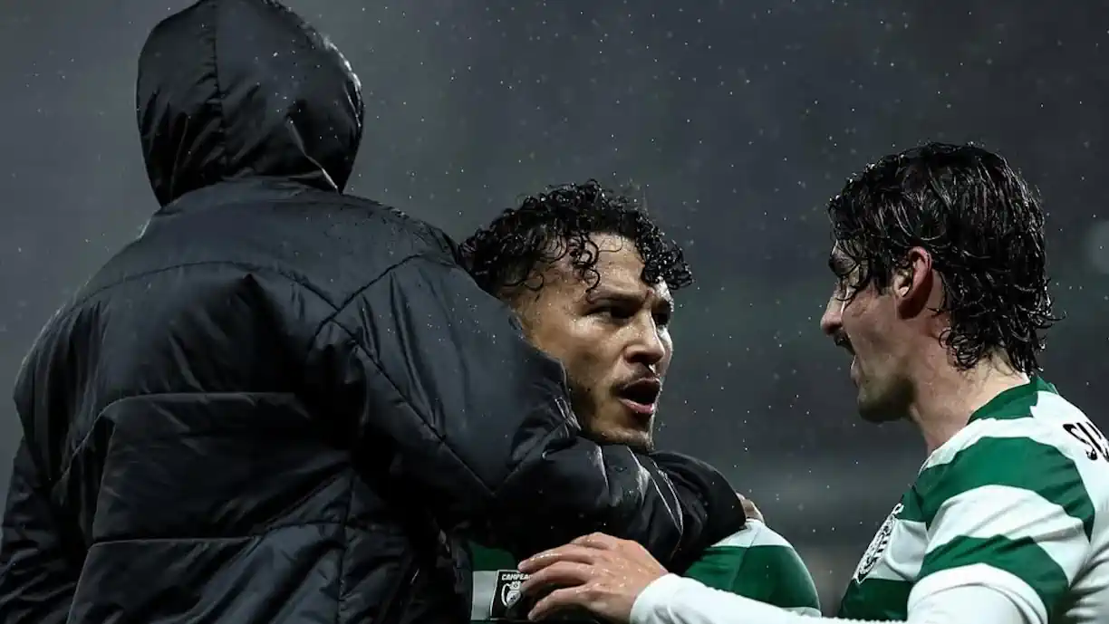 Iturralde González comenta lances polémicos no Sporting - Nacional: "Coloca o braço..."