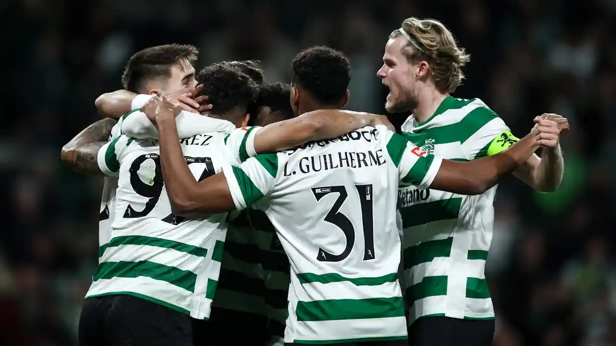 Grande momento de forma de Luis Suárez tem chamado a atenção além-fronteiras; Liverpool e Newcastle na corrida pelo jogador