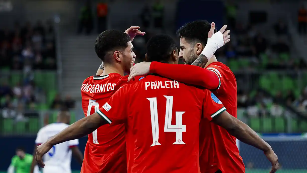 Sporting 'carrega' Portugal e garante final do Euro