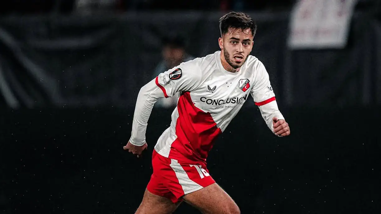 Sporting terá feito uma abordagem por Souffian El Karouani, lateral do Utrecht em negociações com o Marselha. Fotografia do Instagram do jogador