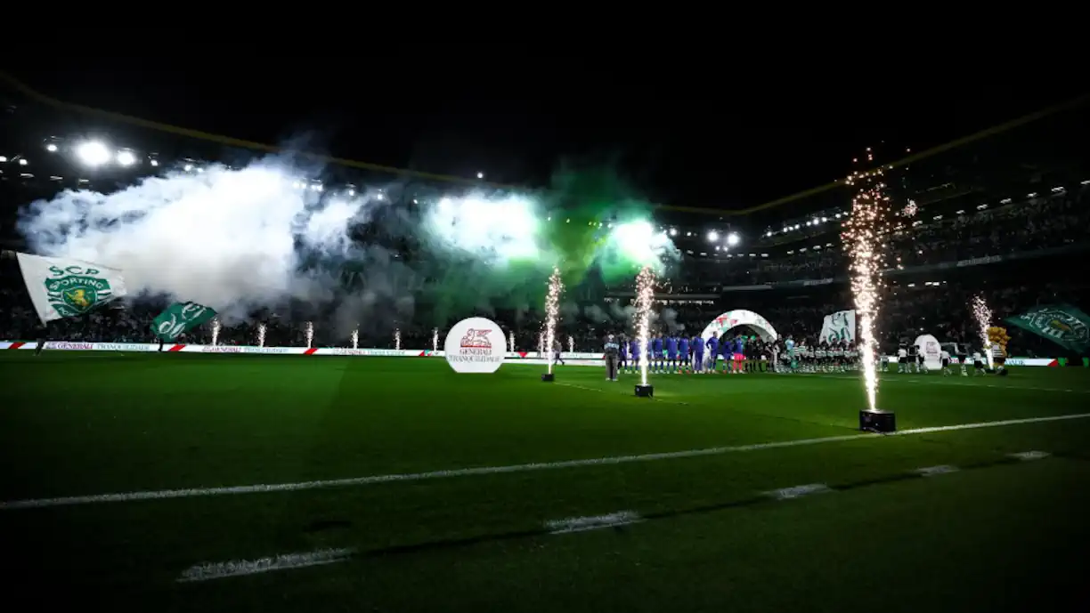 Comitiva do Porto presente em momento de confusão após derrota frente ao Sporting