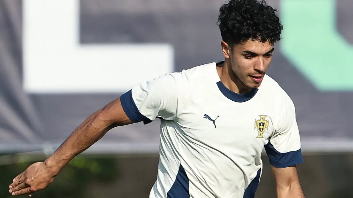 João Simões em grande! Portugal vence Azerbaijão com direito a golaço de médio do Sporting (vídeo)