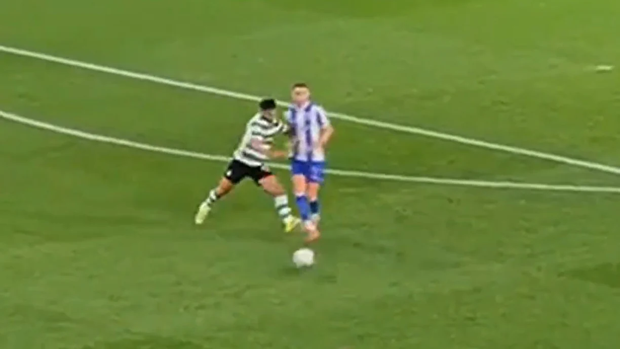 Iturralde González diz qual deveria ser o cartão de Suárez no lance com Bednarek no Sporting - Porto