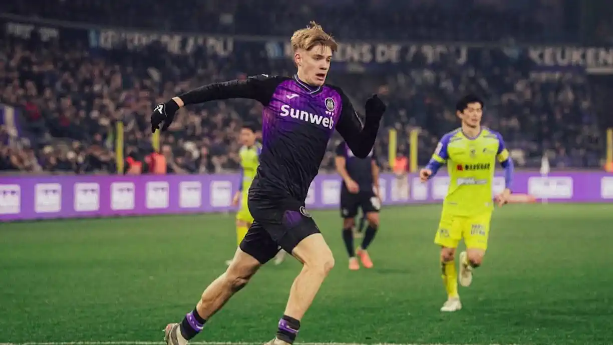 Exclusivo Leonino - Sporting segue de perto Nathan De Cat, médio belga do Anderlecht, como possível reforço para a temporada de 2026/27