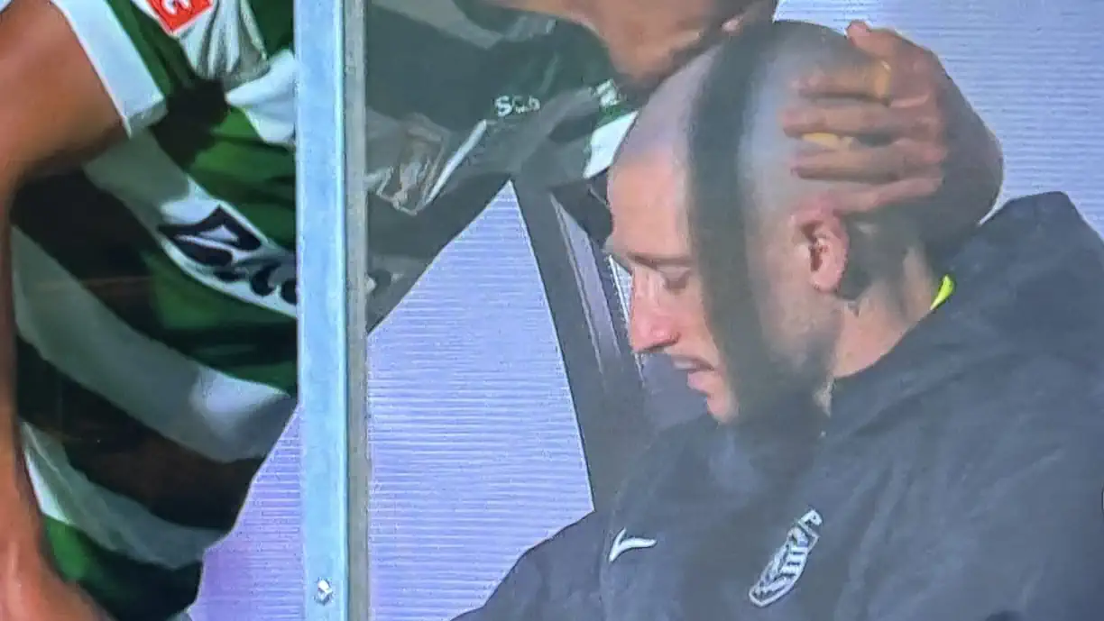 Rui Borges foi questionado sobre o problema físico que o obrigou a substituir Nuno Santos aos 26 minutos do Alverca - Sporting
