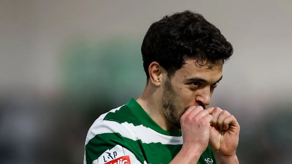 Sporting venceu o Alverca este domingo, dia 22 de março; Nuno Santos teve de ser substituído ainda na primeira parte