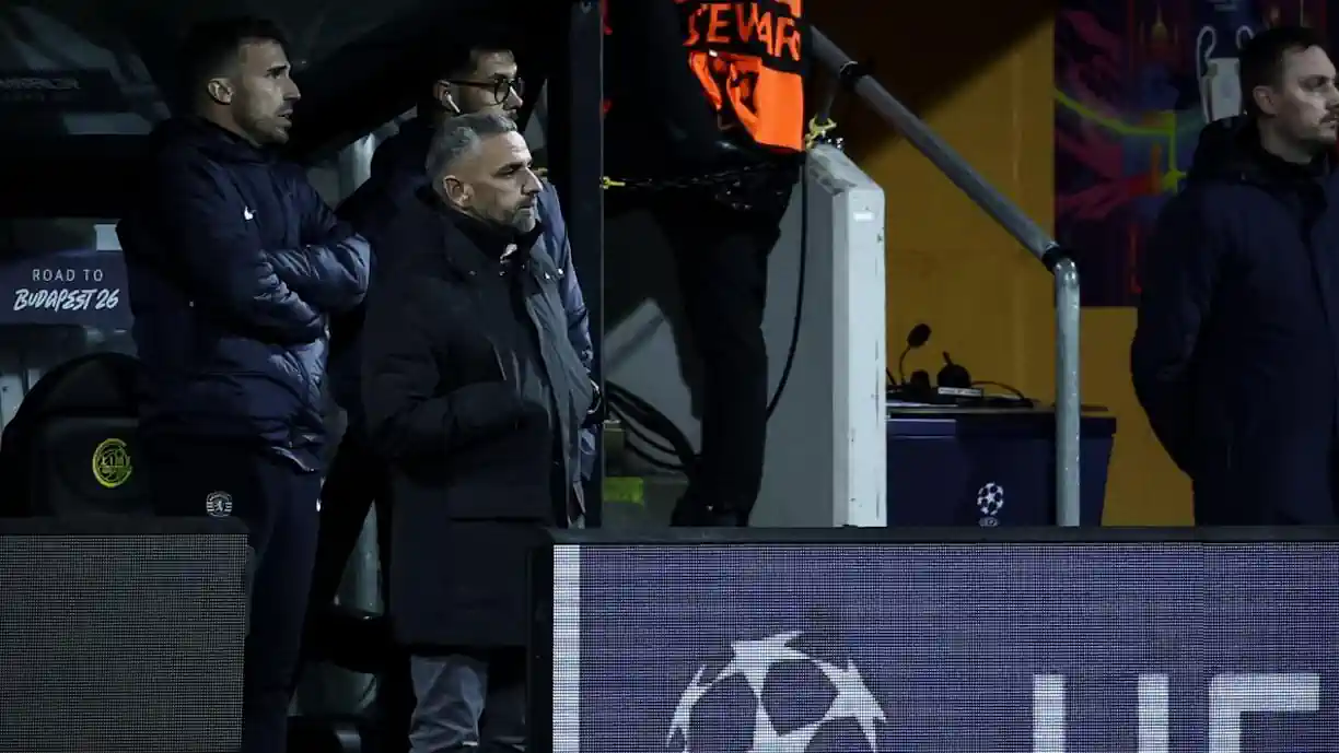 Da 'mea culpa' à contestação dos adeptos: O que disse Rui Borges depois do Bodø/Glimt - Sporting