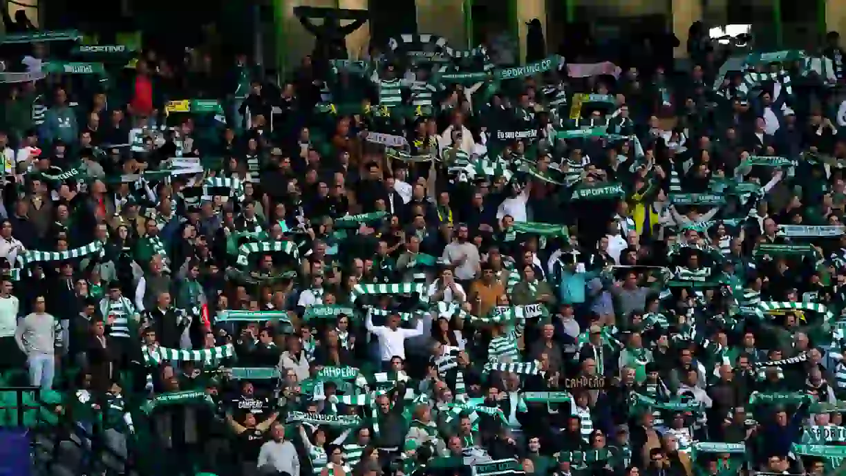 Oficial! Sporting assina contrato com defesa-central