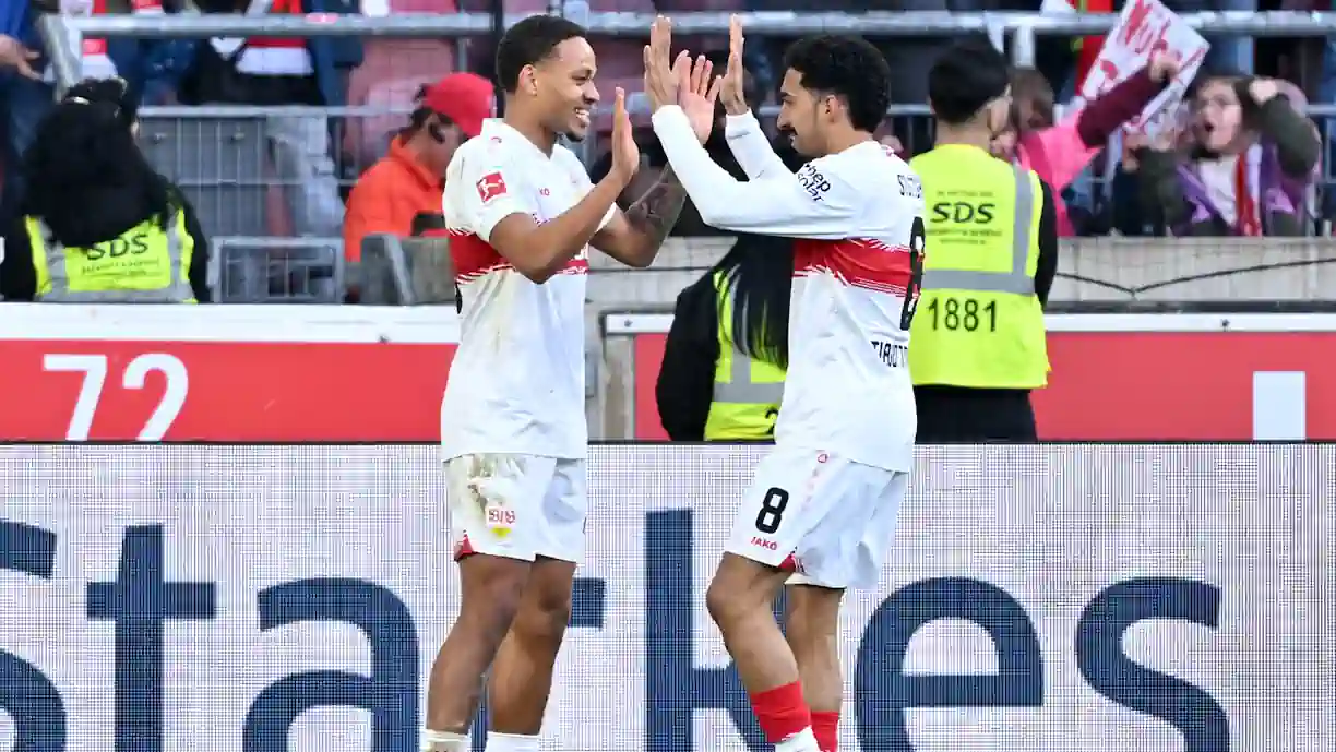Tiago Tomás, formado no Sporting, fez um passe para golo na goleada do Estugarda diante do Wolfsburg, na Bundesliga. Fotografia de Sebastian Widmann