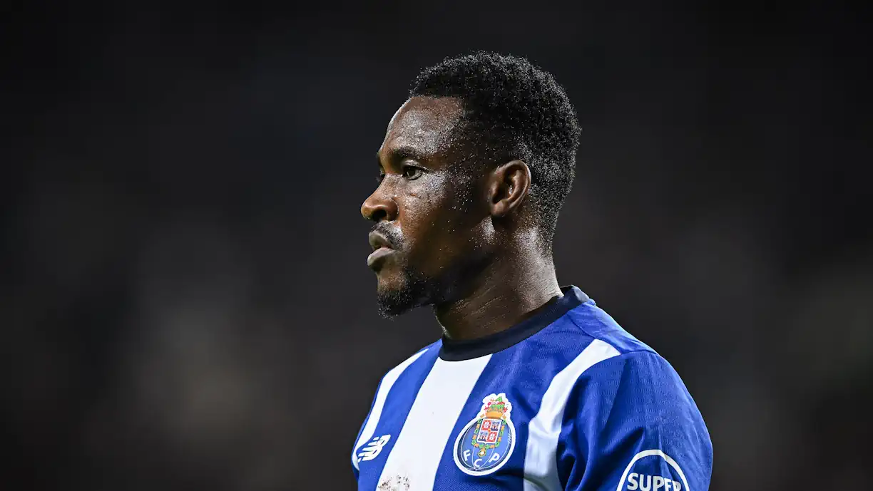 Emprestado pelo Sporting sofre entrada arrepiante de Zaidu no Porto - Moreirense (Vídeo)