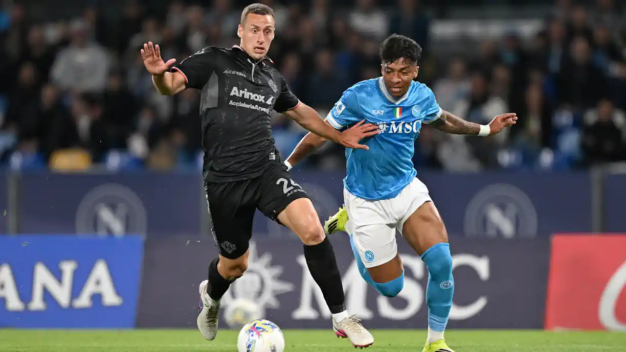 Alisson Santos esteve em destaque ao marcar um grande golo no Nápoles - Cremonese. O extremo emprestado pelo Sporting continua assim a brilhar em Itália 